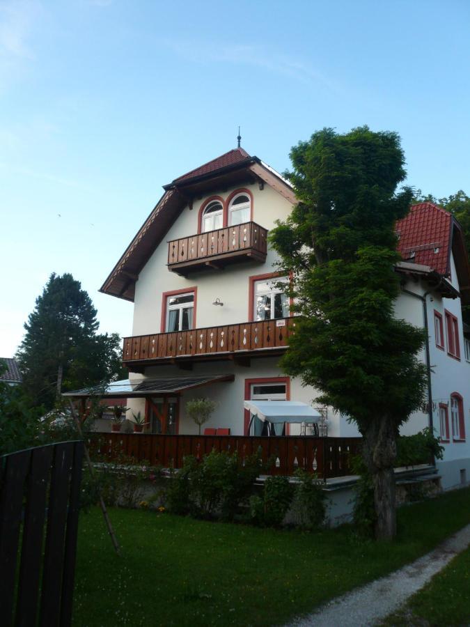 Apartments Alte Villa Гармиш-Партенкирхен Екстериор снимка
