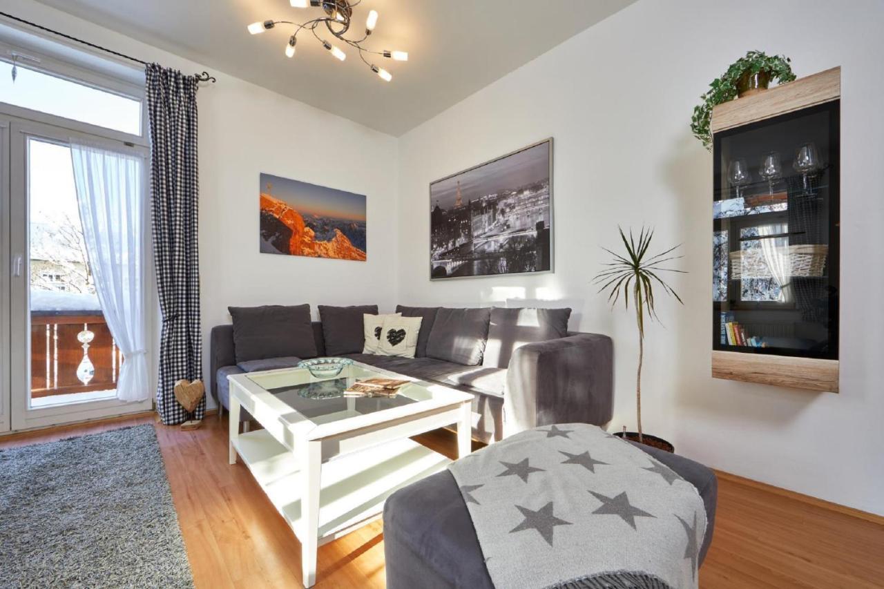 Apartments Alte Villa Гармиш-Партенкирхен Екстериор снимка