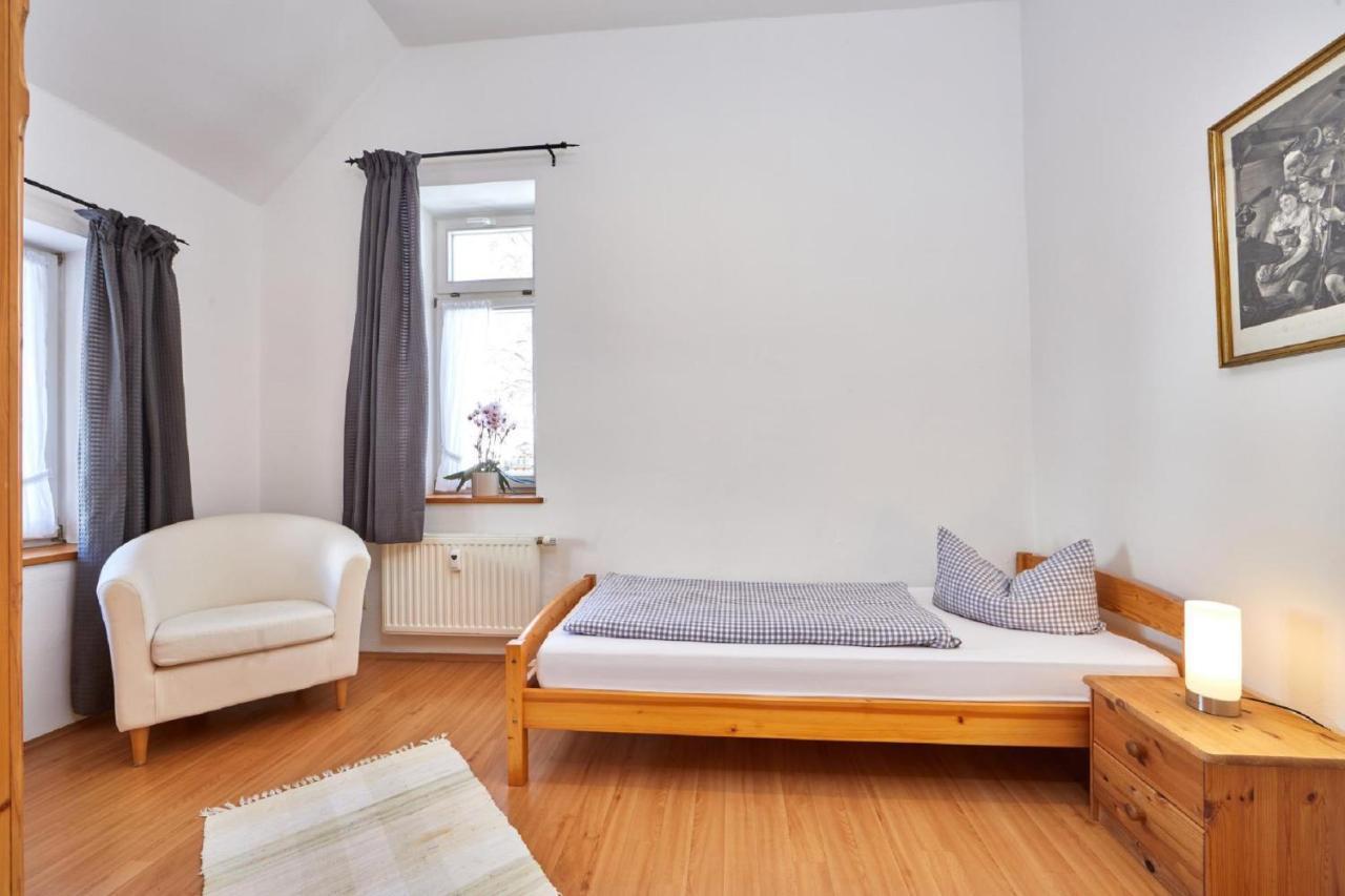 Apartments Alte Villa Гармиш-Партенкирхен Екстериор снимка