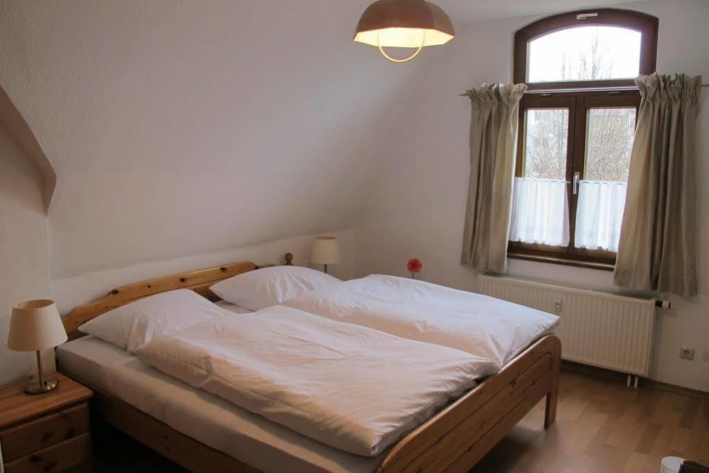 Apartments Alte Villa Гармиш-Партенкирхен Екстериор снимка